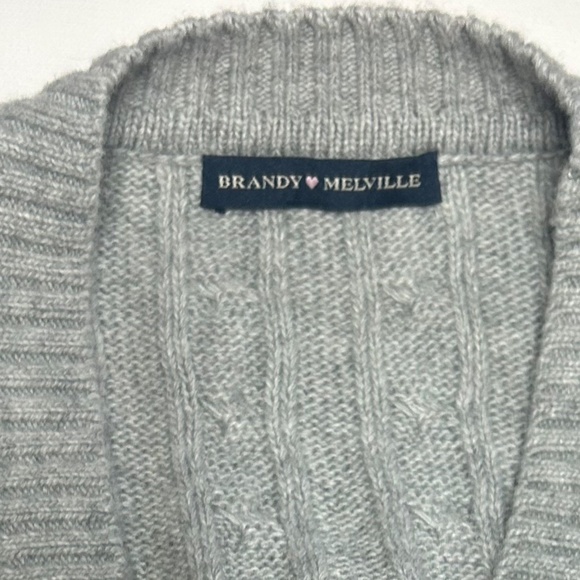 Brandy Melville Gray cable knit cardigan - Picture 4 of 4